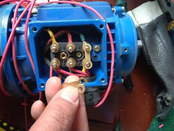 三相異步電動機的過載運行要及時進行檢查 三相異步電動機的過載運行要及時進行檢查