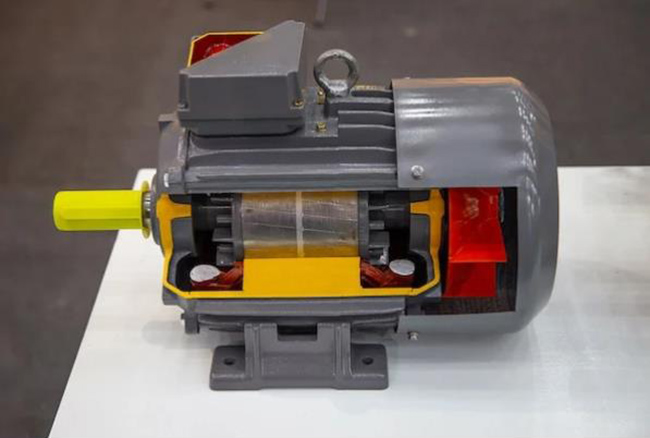 圖2三相電機的內部結構 圖2三相電機的內部結構