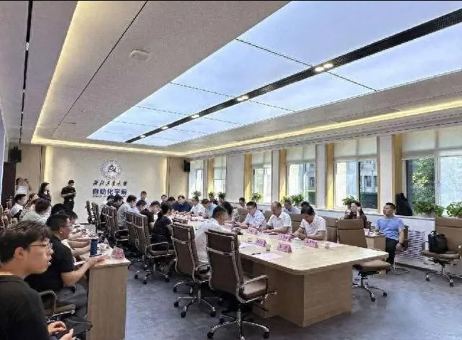 西安西瑪電機與西北工業大學開展“雙進”活動,共推科技創新與產業升級 西安西瑪電機與西北工業大學開展“雙進”活動,共推科技創新與產業升級